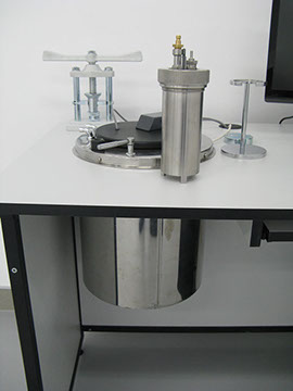 Badanie określania ciepła spalania KALORYMETR